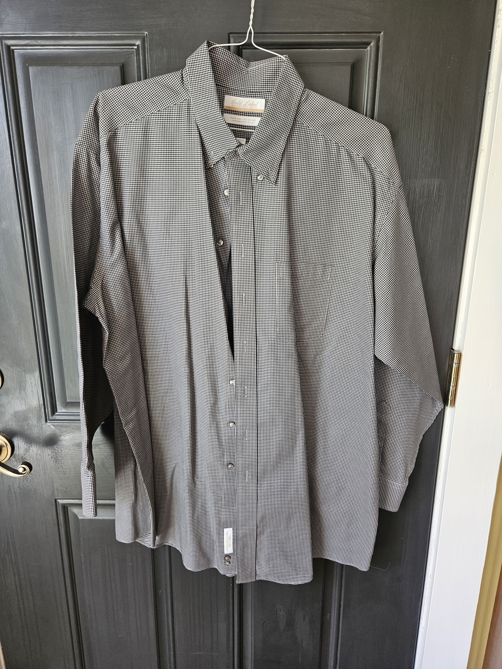 Roundtree & Yorke Men's Black and White Micro-Check Dress Shirt